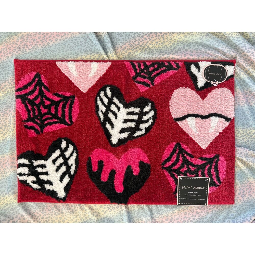 Betsey Johnson Halloween Bath Rug Hearts Cobwebs Pink Black 20x32 NWT